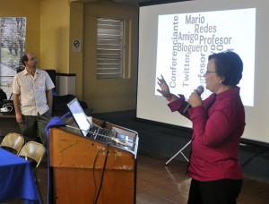 La actividad fue dedicada el Dr. Mario Núñez Molina quien además formó parte del foro 'Mitos y realidades del Open Source'.