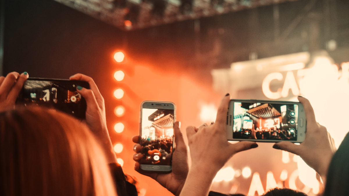 Smartphone concert