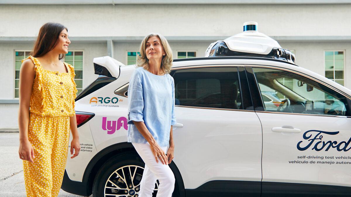 Argo AI y Ford desplegarán automóviles autónomos Ford en la red Lyft.