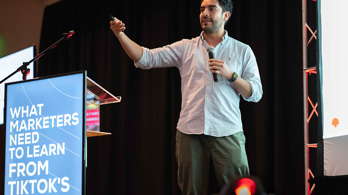 Santiago Bueno, Strategic Planner en de la Cruz