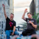 Mike Sievert, CEO y presidente de T- Mobile junto a Elon Musk, ingeniero en jefe de SpaceX