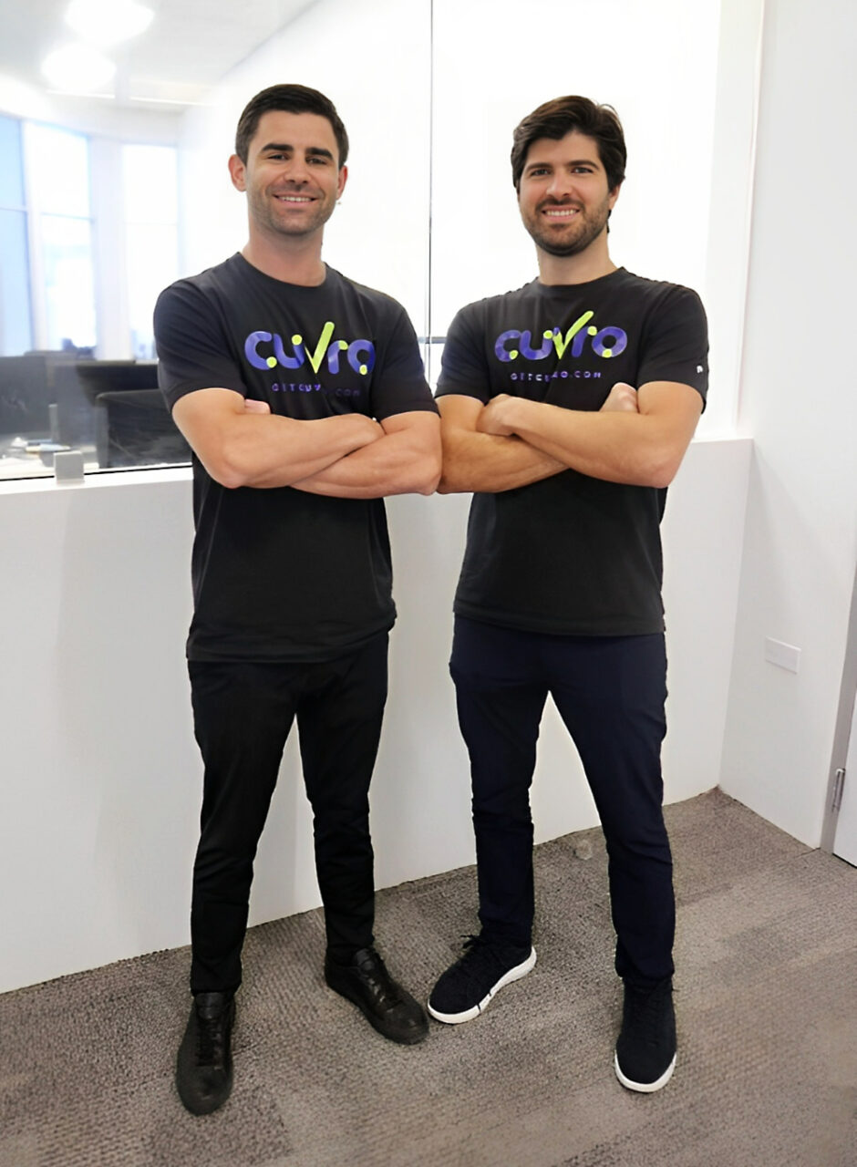 César Campillo izquierda) y Gabriel Casellas son los cofundadores de Cuvro, la primera y única agencia general de seguros digital netamente puertorriqueña que además ofrece a los profesionales de la industria una plataforma tecnológica para añadir múltiples canales de venta,