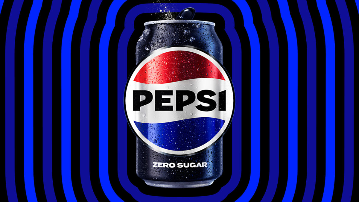 lata con el nuevo logo de pepsi 2024