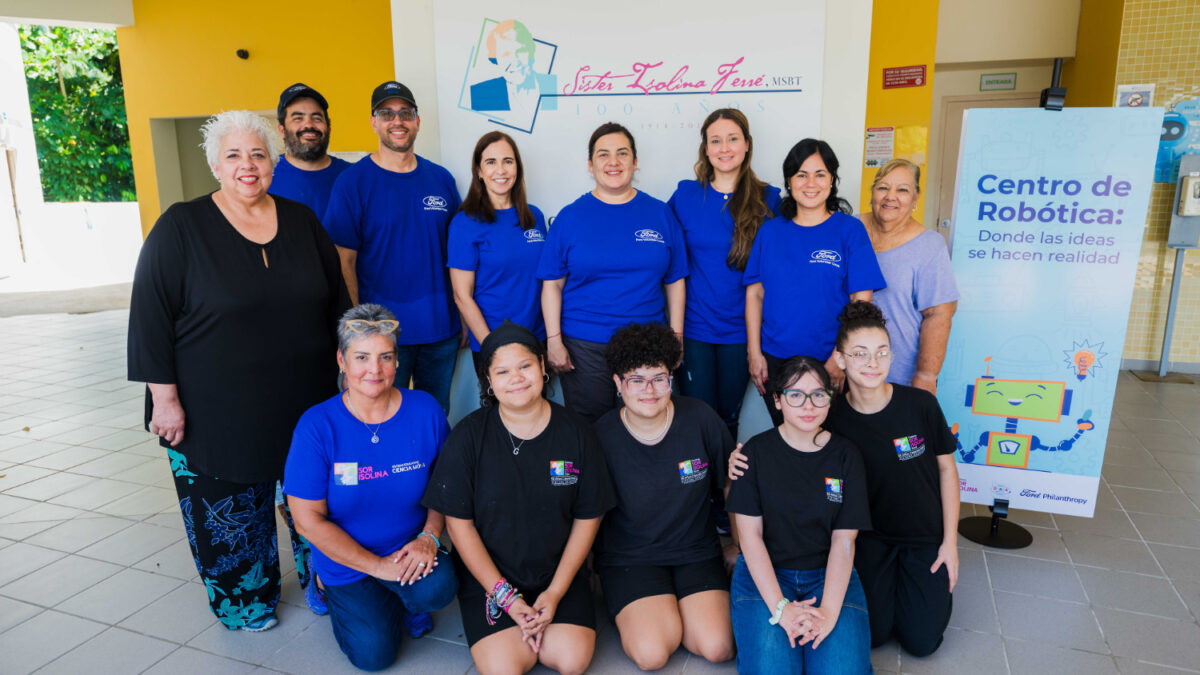 Centros de Robótica en los Centros Sor Isolina Ferré como parte del Ford Global Caring Month