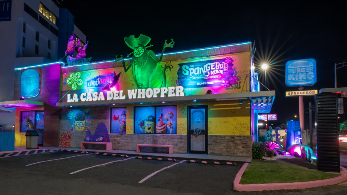 restaurante BURGER KING® de Isla Verde, el que cuenta con una decoración especial inspirada en la temática de SpongeBob